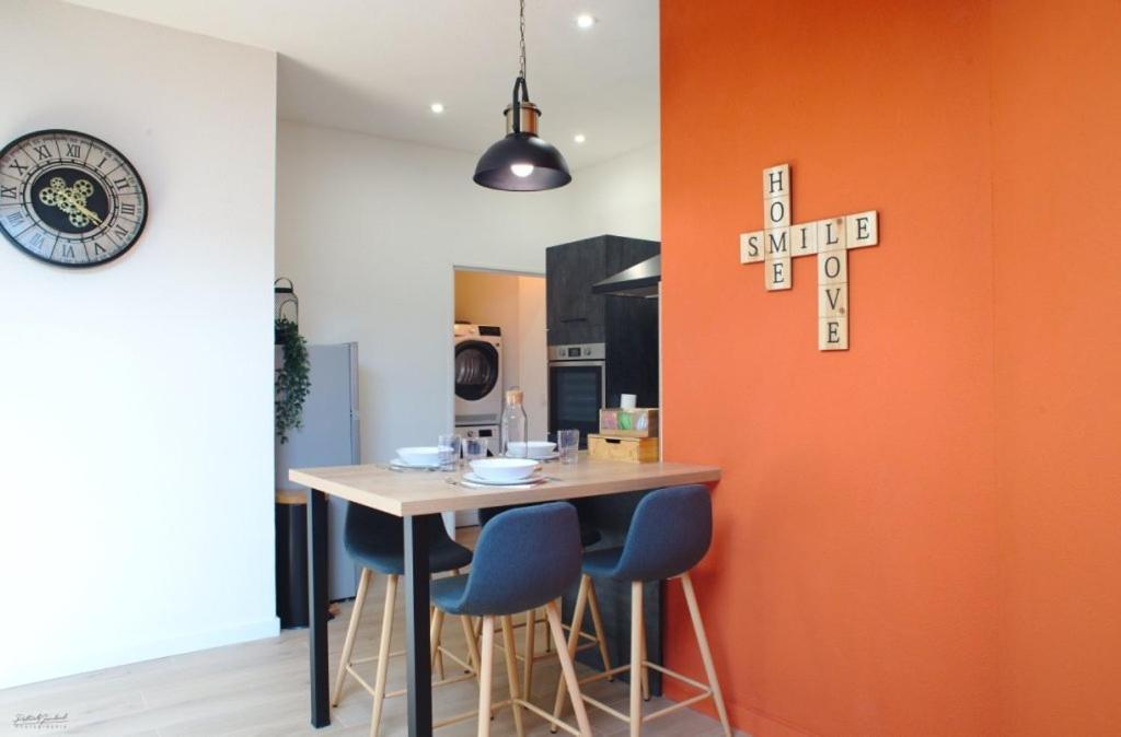 T2 Chaleureux Au Centre De Castelnaudary Exterior foto